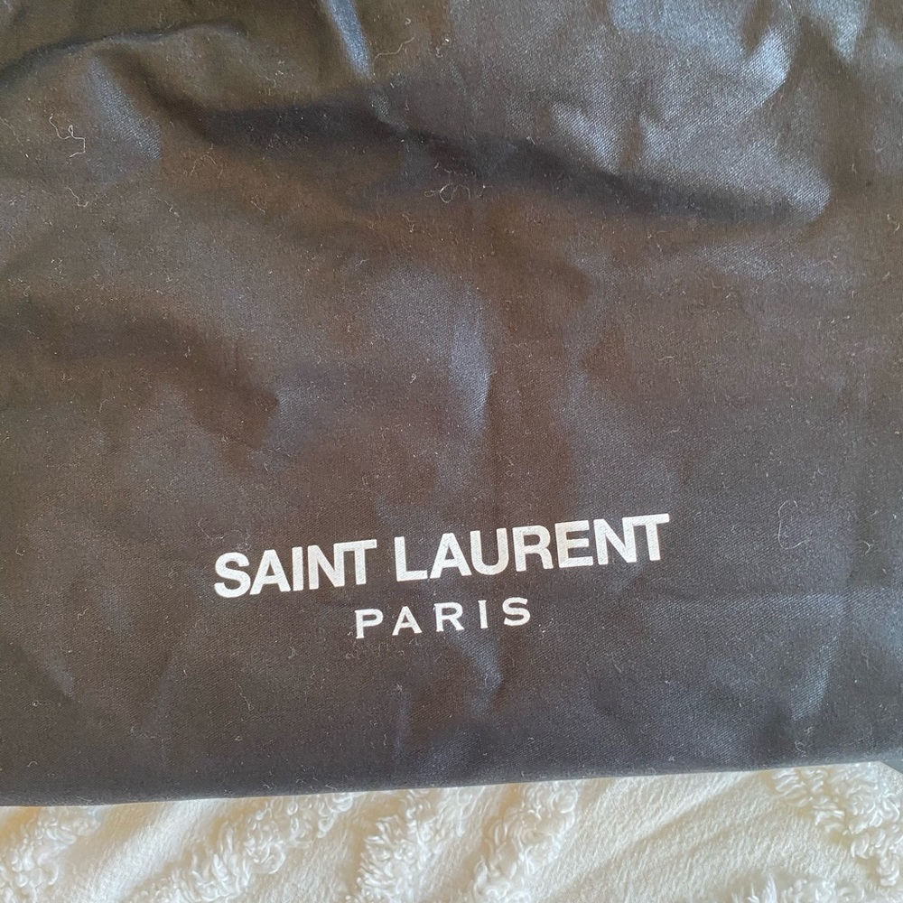 Saint Laurent Calfskin Large Emmanuelle Bucket Bag - Picture 6 of 13